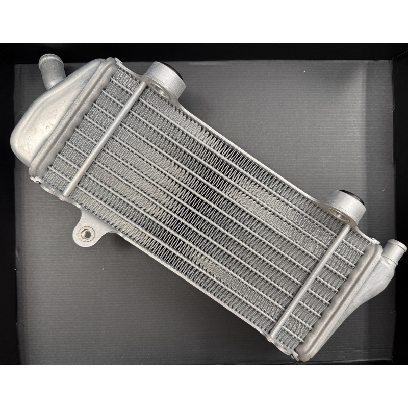 RADIATEUR GAUCHE ORIGINE KTM HVA 4T 10/16 RADIATEUR GAUCHE ORIGINE KTM HVA 4T 10/16